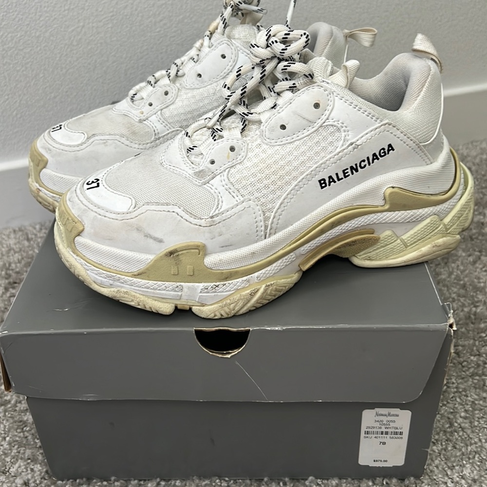 Balencigia sneaker white size 7B